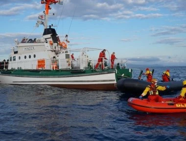 Σκάφη της FRONTEΧ μετέφεραν σε Λέσβο και Χίο 130 παράνομους μετανάστες
